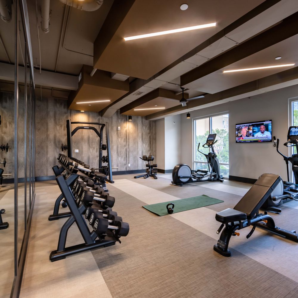 500 West Trade luxury apartments community amenity fitness center