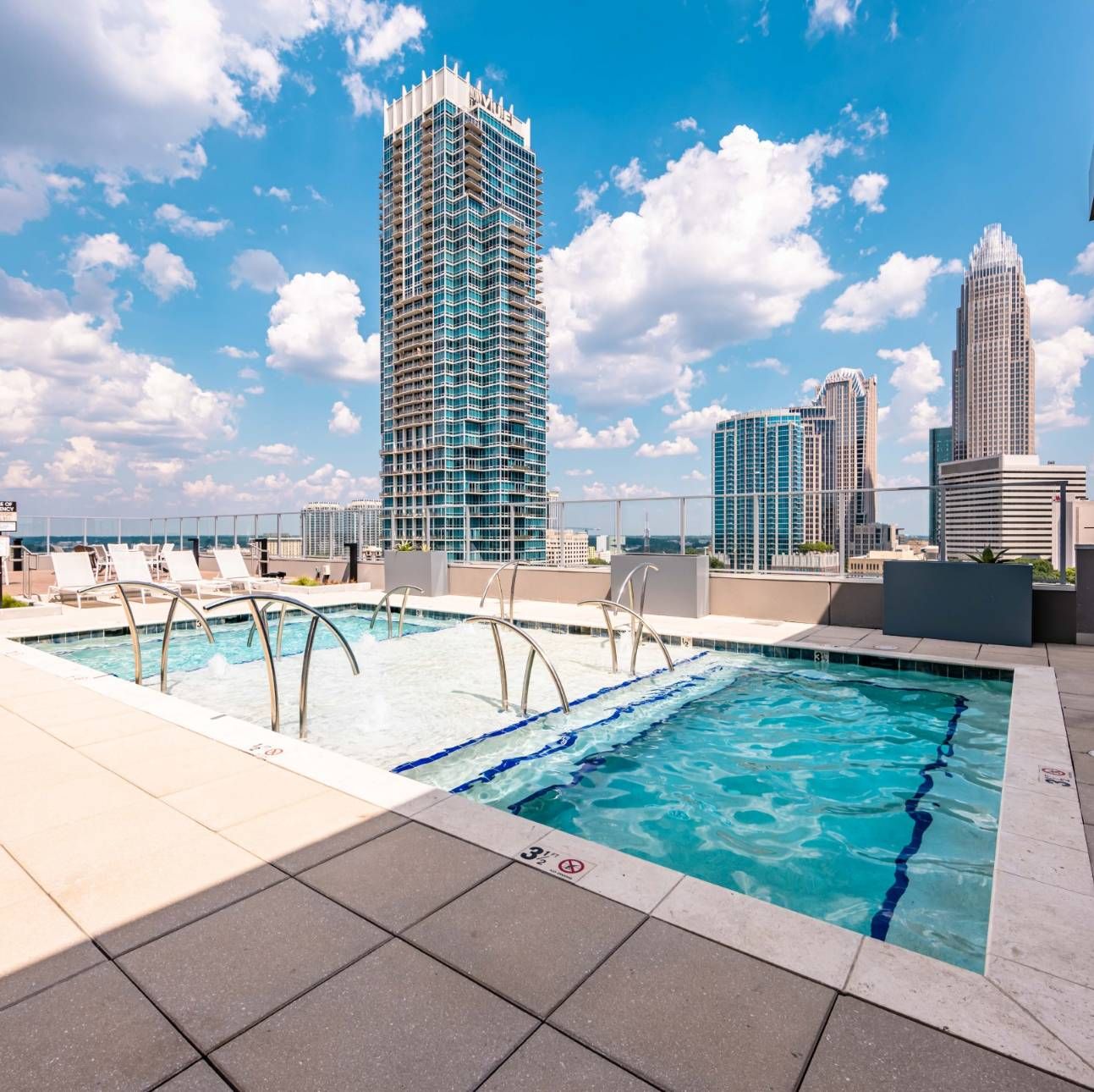 500 West Trade luxury apartments community amenity rooftop pool and hot tub